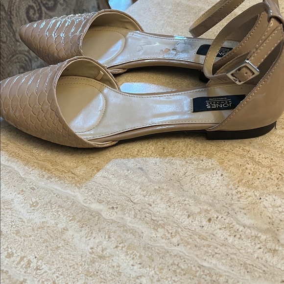 Jones New York Women's Textured Nude Flats - Picture 2 of 6